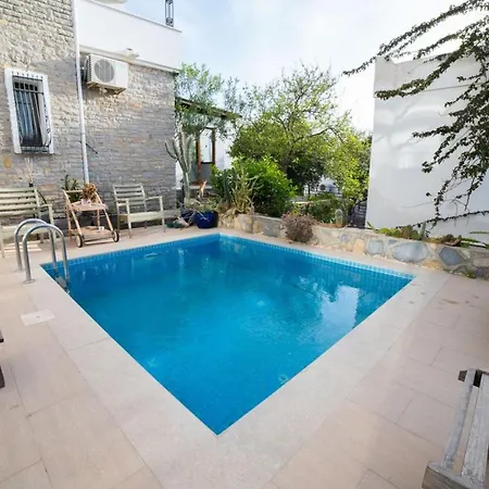 Villa With Private Pool And Lovely View In
